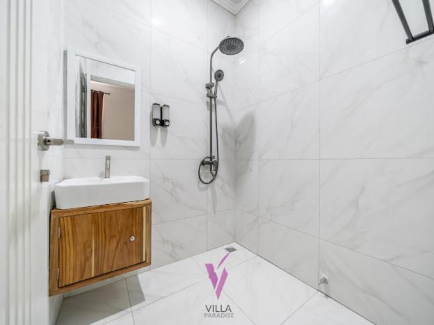 Villa Paradise *